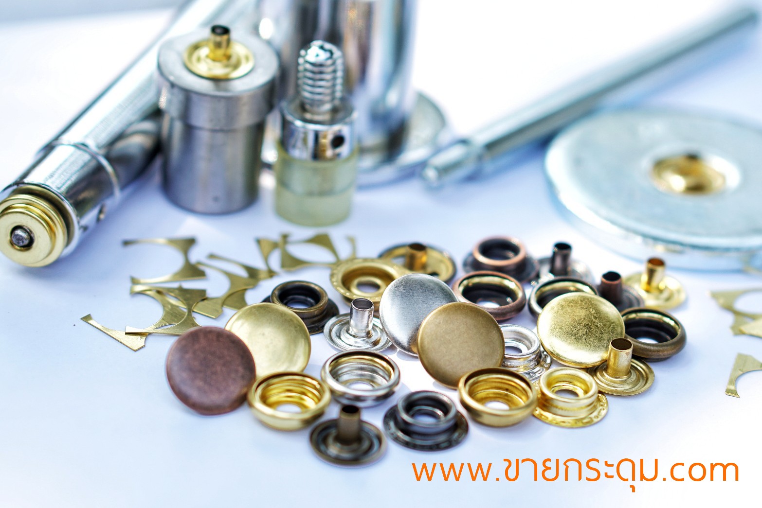 กระดุมแป๊ก 47 ขนาด 15 มิลลิเมตร เนื้อทองเหลือง สีทองแดงรมดำ