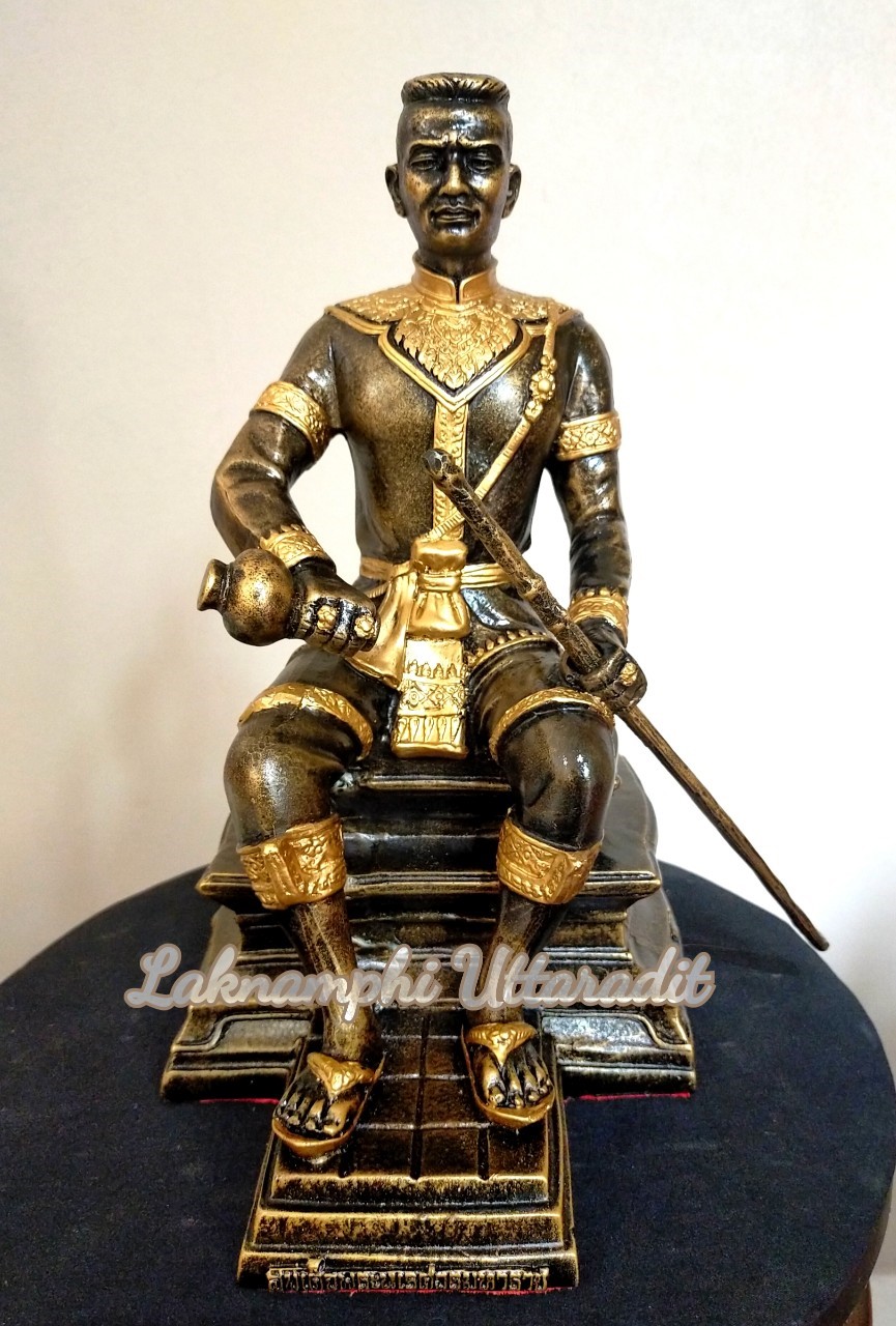 สมเด็จพระนเรศวรมหาราชแร่เหล็กน้ำพี้ ฐาน 6 นิ้ว