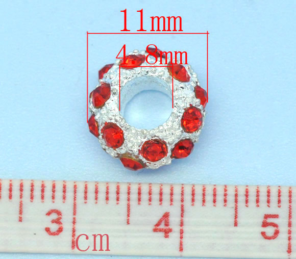 ลูกปัดยุโรปรูใหญ่อัลลอยด์ชุบเงินประดับพลอย Rhinestone สีแดง ขนาด 11x6mm แพ็ค 5 เม็ด