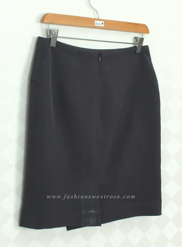 กระโปรงแฟชั่น&ทำงาน กระโปรงทรงสอบ ผ้าไหมอิตาลีสีเทาเข้ม ด้านหน้ากระโปรงดีไซน์เรียบหรู / SK-342