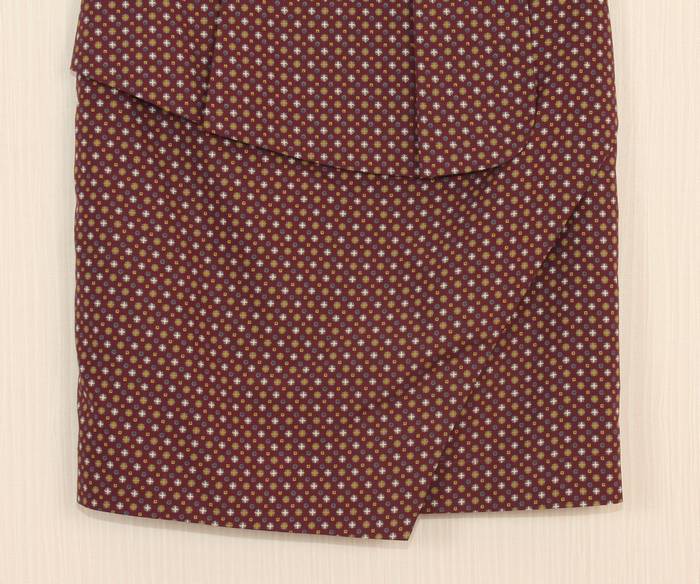 SK-238 กระโปรงแฟชั่น&ทำงาน ทรงสอบ ผ้าคอตตอนญี่ปุ่นพิมพ์ลายกราฟฟิกสีม่วง