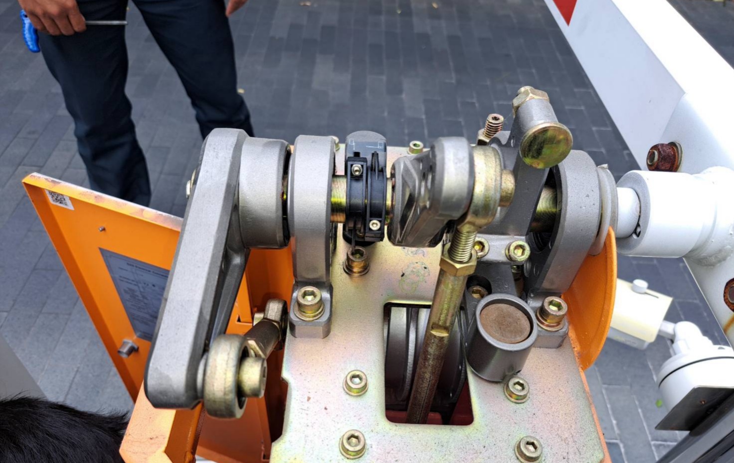 ชุดแกนเพลาไม้กั้นรถยนต์ ชุดแกนสอดประแจปลดล็อคไม้กั้น