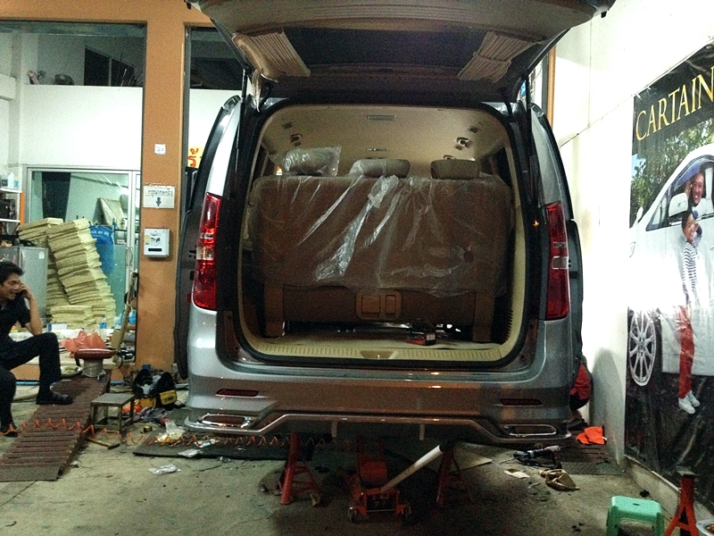 HYUNDAI H-1 TOURING 2016 [ ประตูไฟฟ้า 2 ข้าง + เครื่องเสียง + ชุดแต่งรอบคัน + ผ้าม่าน ] {บ5742}