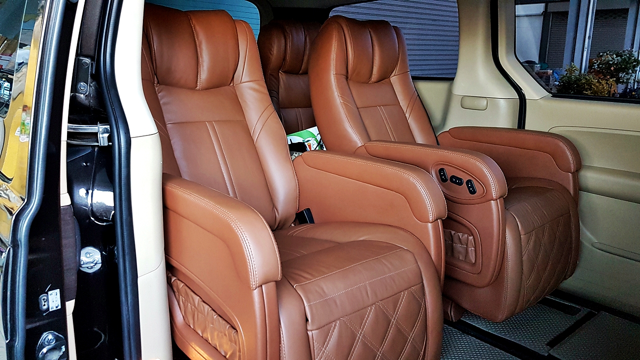 HYUNDAI H-1 DELUXE รถคุณดุล คันที่ 2 [ เบาะ + คอนโซล + ช่วงล่าง + แดมป์ + กุหลังคา + พรม + ล้อ + ประตูท้ายไฟฟ้า ] - นข 1515