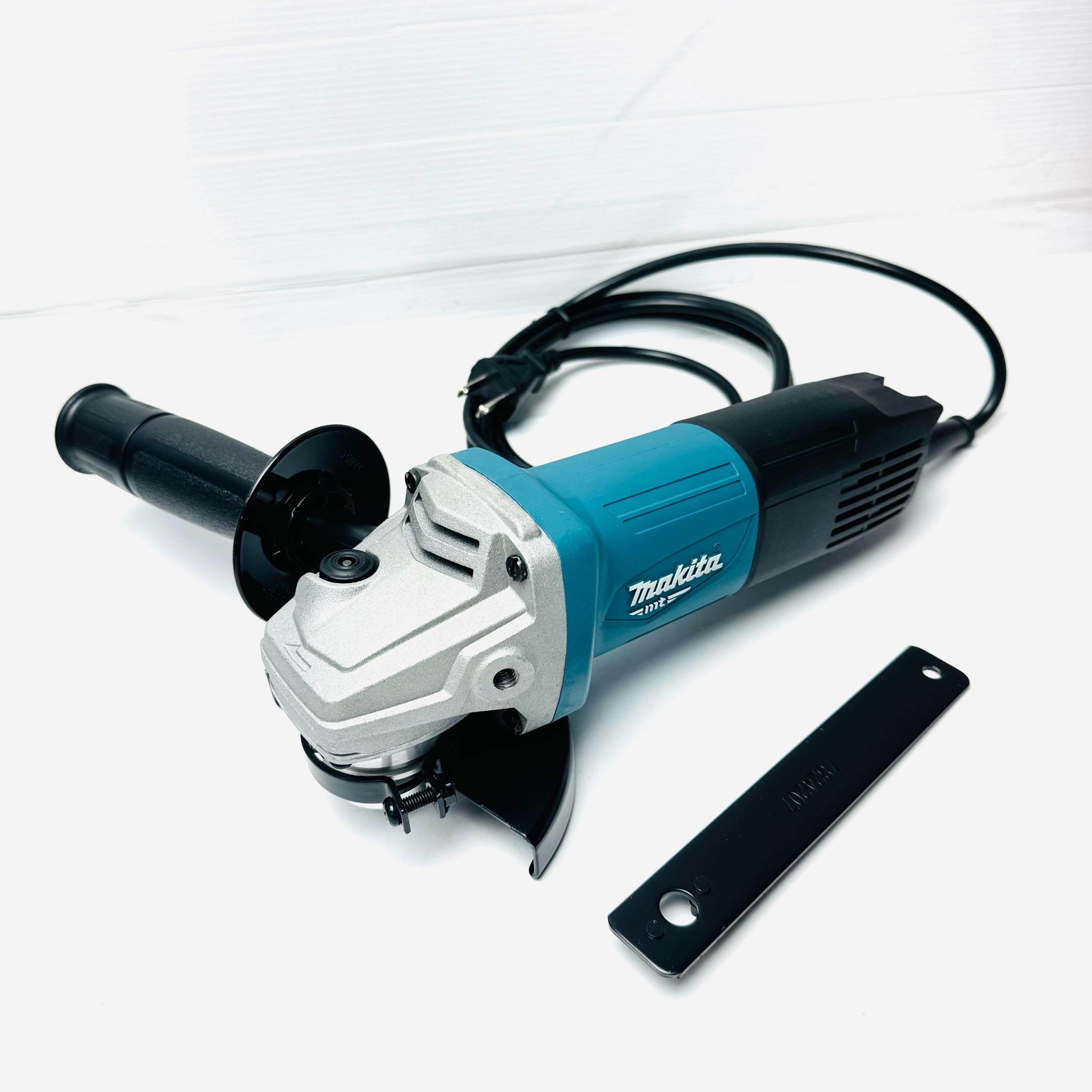 MAKITA M9512B เครื่องเจียรไฟฟ้า 4นิ้ว (100 มิล) 720 วัตต์ Slim สวิตช์ท้าย รุ่นนิยม