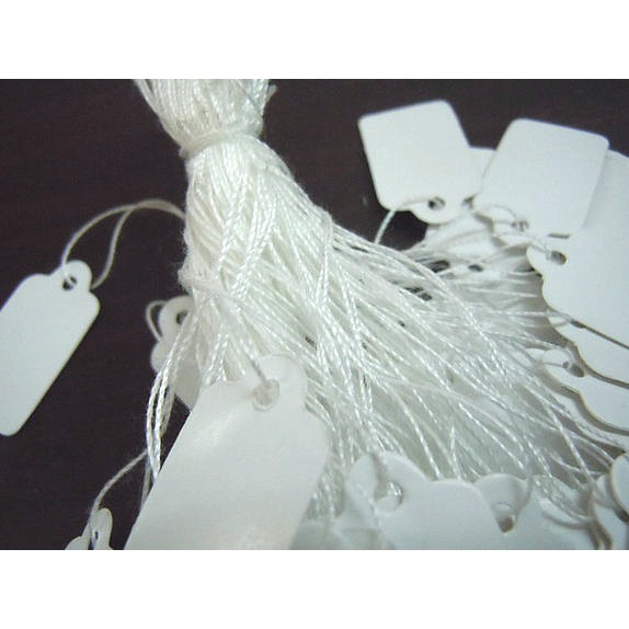 Tag Price ป้ายห้อยของขวัญ ของชำร่วย ป้ายห้อยราคา ป้ายติดราคา กระดาษสีขาวขนาด 23x13mm +เชือกคล้อง แพ็ค 100 อัน