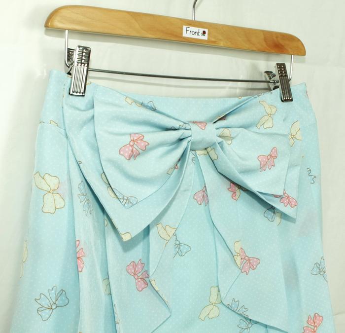 SK-176 กระโปรงแฟชั่น&ทำงาน ผ้าหางกระรอกพิมพ์ลายโบว์สีฟ้า มีโบว์ซ้อนกัน 2 ชั้น