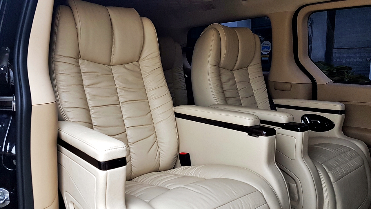 HYUNDAI H-1 DELUXE รถเกาหลี [ เบาะ + คอนโซล + กุหลังคา + พรม ] - ษ 2644