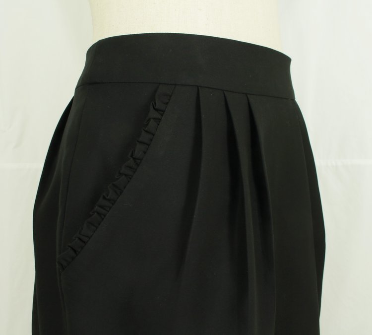 SK-151 กระโปรงแฟชั่น&ทำงาน ทรงสอบจับจีบทวิช ผ้าญี่ปุนสีดำผสมเนื้อสเปนเด็กซ์