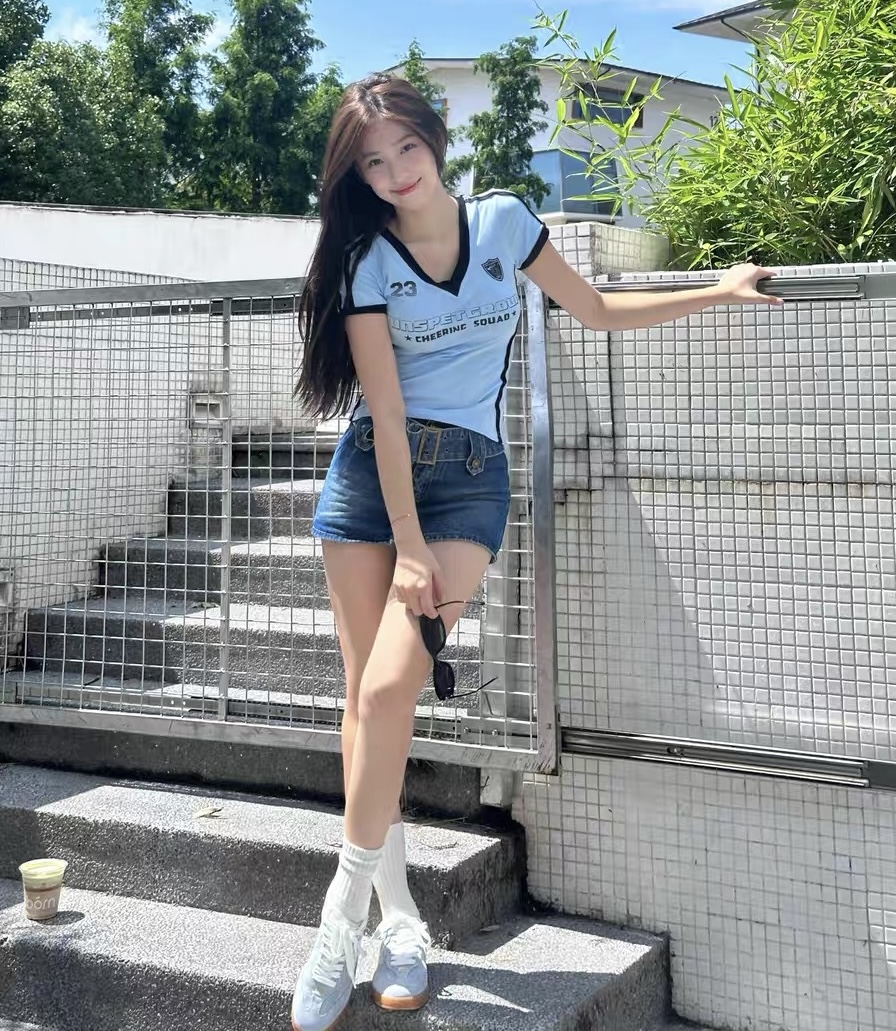 UNPS street tee เสื้อยืดแขนสั้นกุ้นขอบพิมพ์ลาย