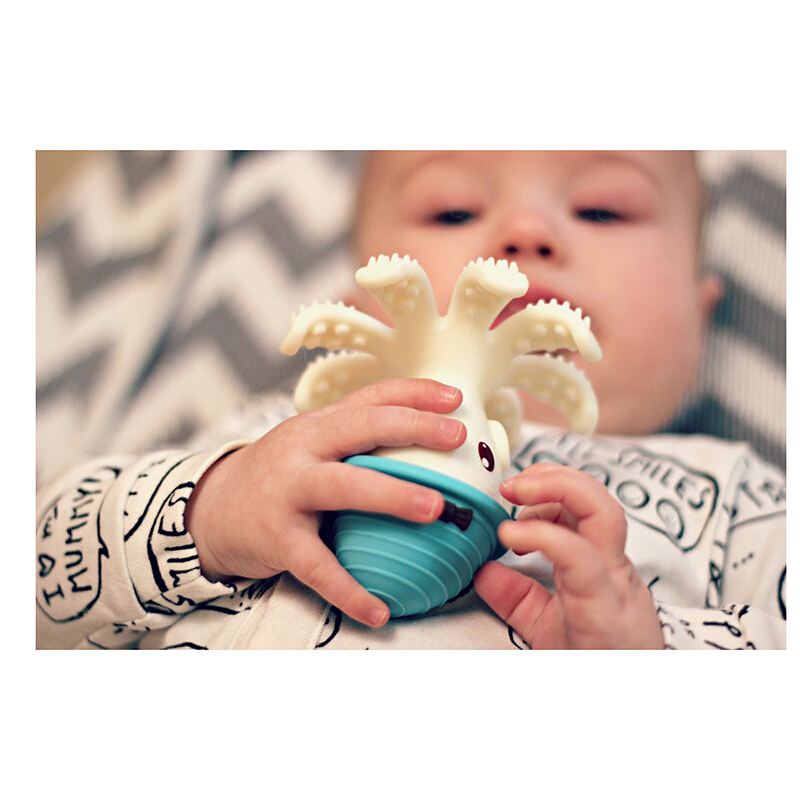 Mombella ยางกัดปลาหมึก สุดฮอตฮิตในอังกฤษ