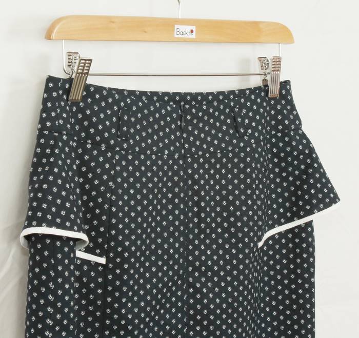 SK-225 กระโปรงแฟชั่น&ทำงาน ทรงสอบแต่งระบาย ผ้าคอตตอนญี่ปุ่นสีน้ำเงินพิมพ์ลายจุดขาว