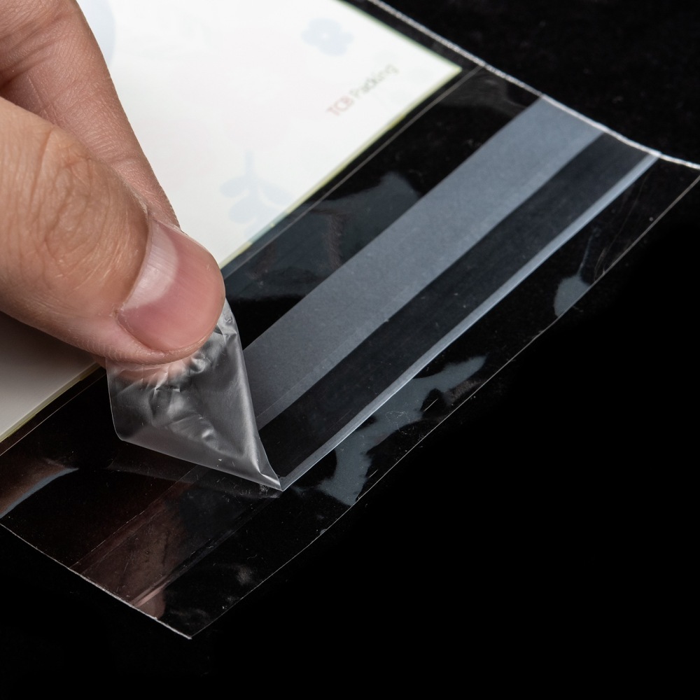 ถุงพลาสติกใสฝากาวลาย colorful สีขาว สำหรับใส่ขนม/คุกกี้/ลูกอมฯลฯ ขนาด 10x16cm (ส่วนใช้งาน 10x13cm) แพ็ค 95-100 ใบ