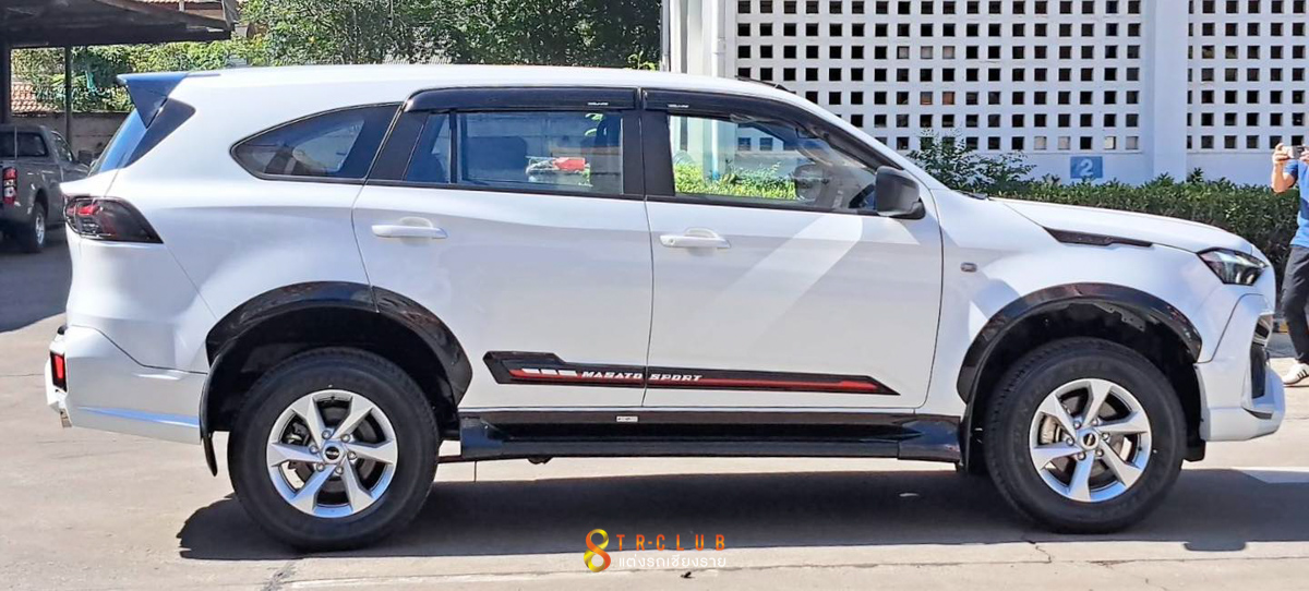 ชุดแต่งสเกิร์ตรอบคัน MASATO MU-X 2025