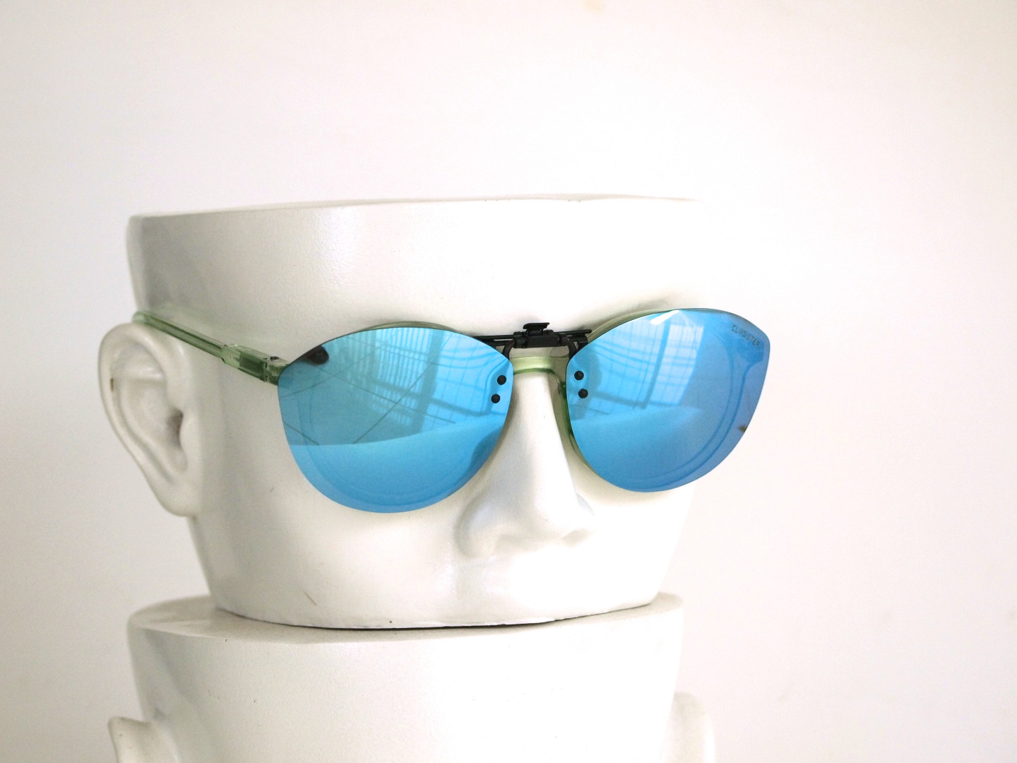 คลิปออนกันแดด Clipsster รุ่น Roundster Signature Edition เลนส์สีปรอทฟ้า