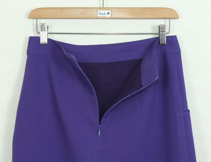 SK-268 กระโปรงทรงเอ ผ้าไหมอิตาลีสีม่วง เป็นกระโปรงป้ายมีกระเป๋าล้วง 2 ข้าง