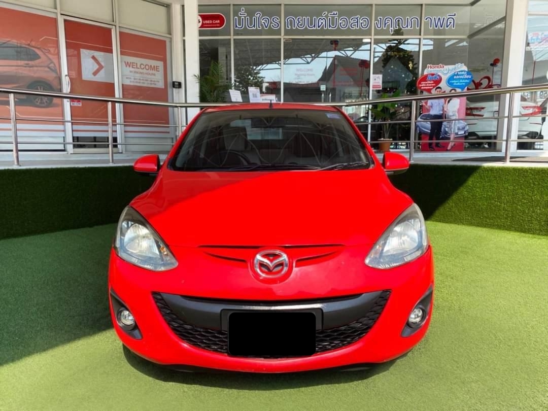 รถสวย Mazda สีแดง