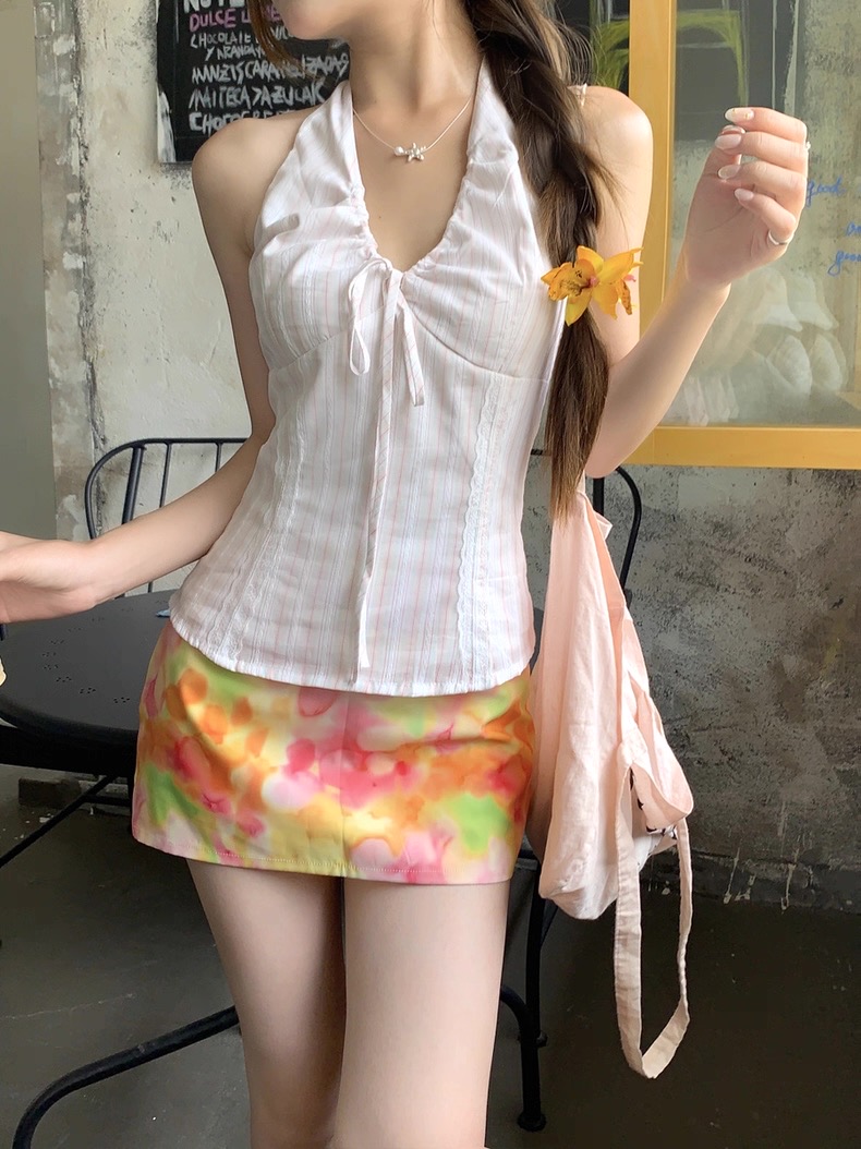 Chunya halter top เสื้อคล้องสม็อคลายทาง