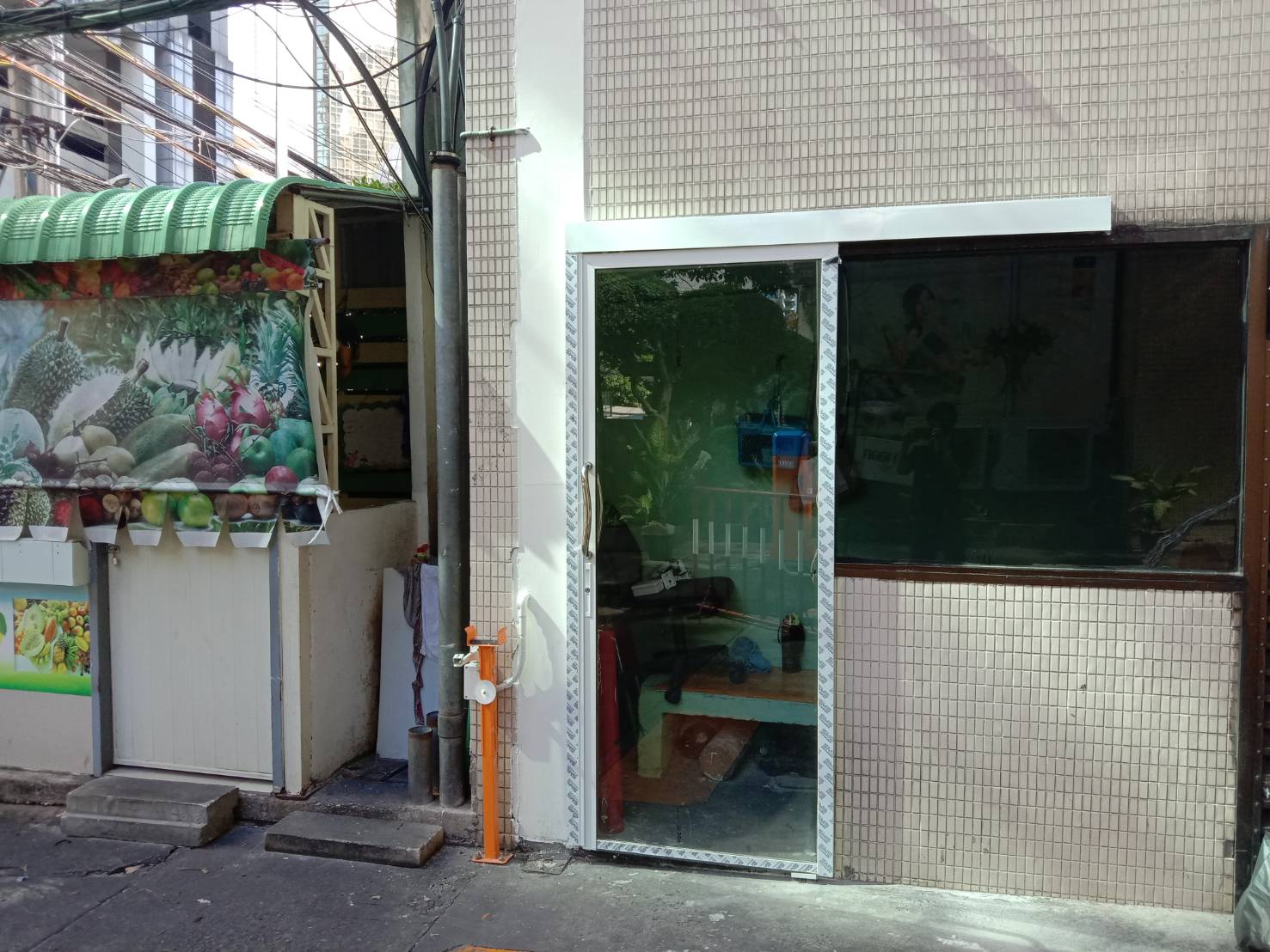 ติดตั้งประตูหน้าต่างอลูมิเนียม ประตูกระจกอลูมิเนียม