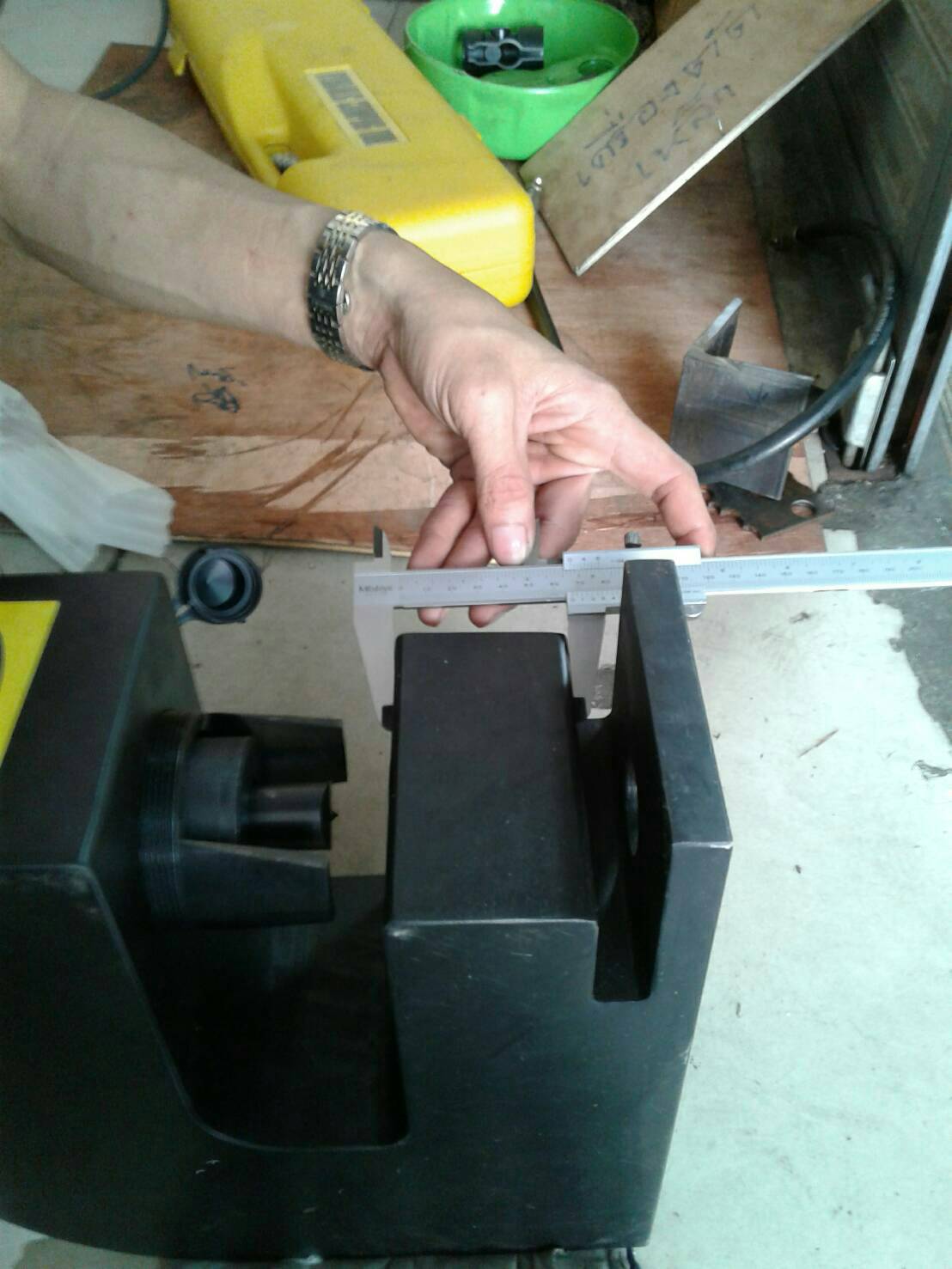 เครื่องเจาะรูไฮดรอลิค รุ่น HHM-80A