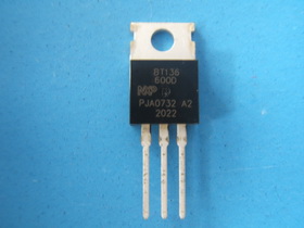 BT136 : TRIAC 4A/600V/10mA