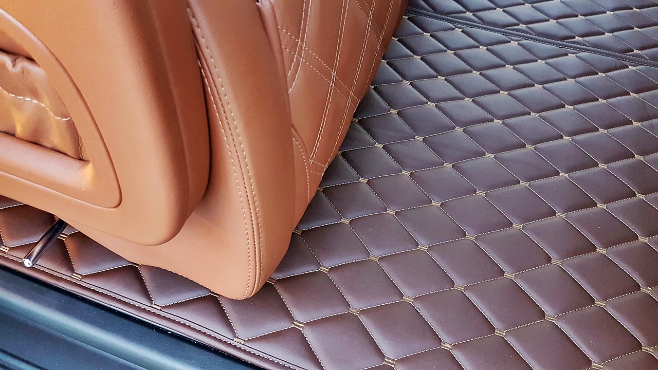 HYUNDAI H-1 DELUXE รถคุณดุล คันที่ 2 [ เบาะ + คอนโซล + ช่วงล่าง + แดมป์ + กุหลังคา + พรม + ล้อ + ประตูท้ายไฟฟ้า ] - นข 1515