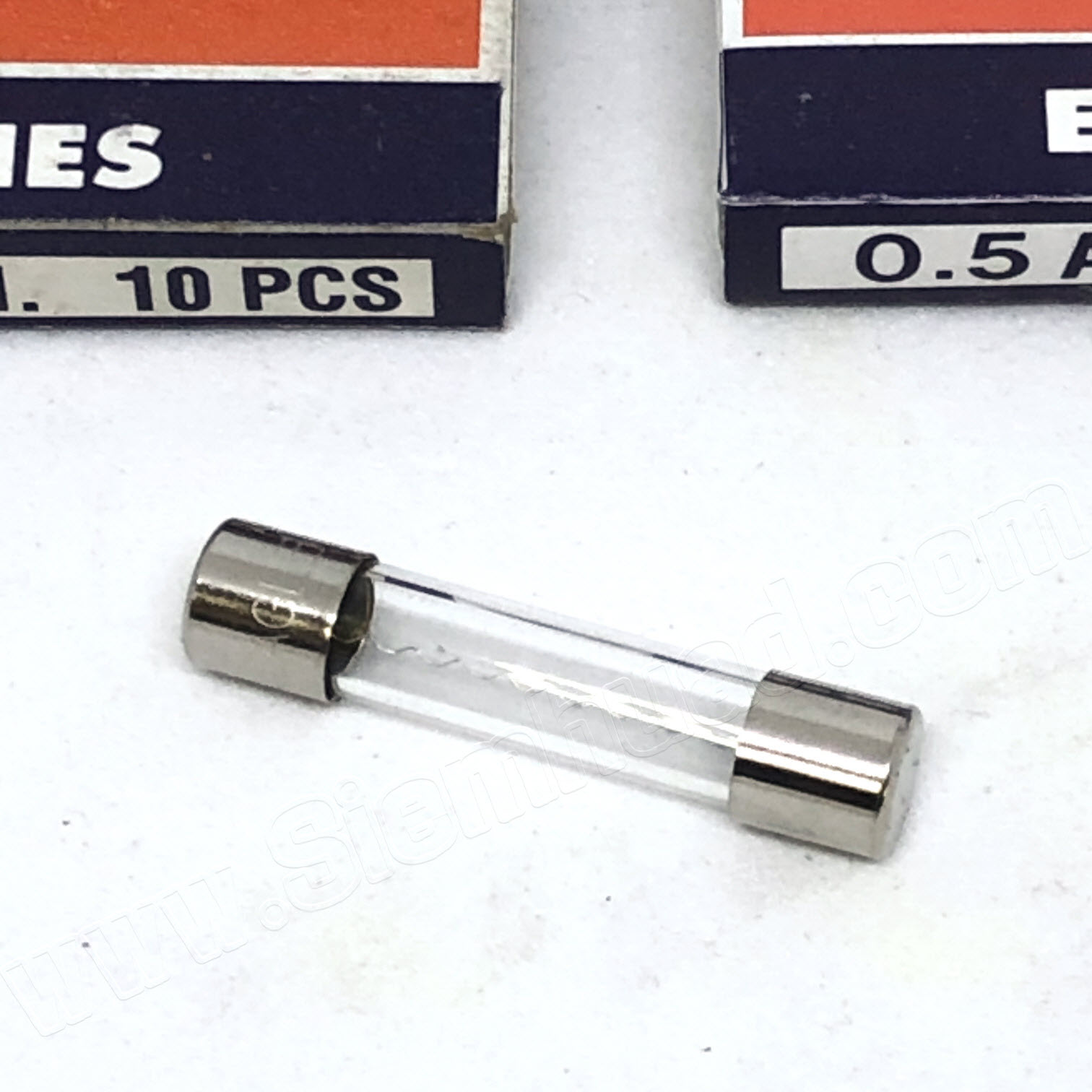 ฟิวล์หลอดแก้ว สั้น,ยาว AUTO FUSE (EAGLE) ฟิวล์หลอดแก้ว รุ่น สั้น 20MM และ รุ่น ยาว 30MM ขนาด 0.5A,1A, 2A, 3A, 5A, 10A, 15A, 20A, 25A, 30A