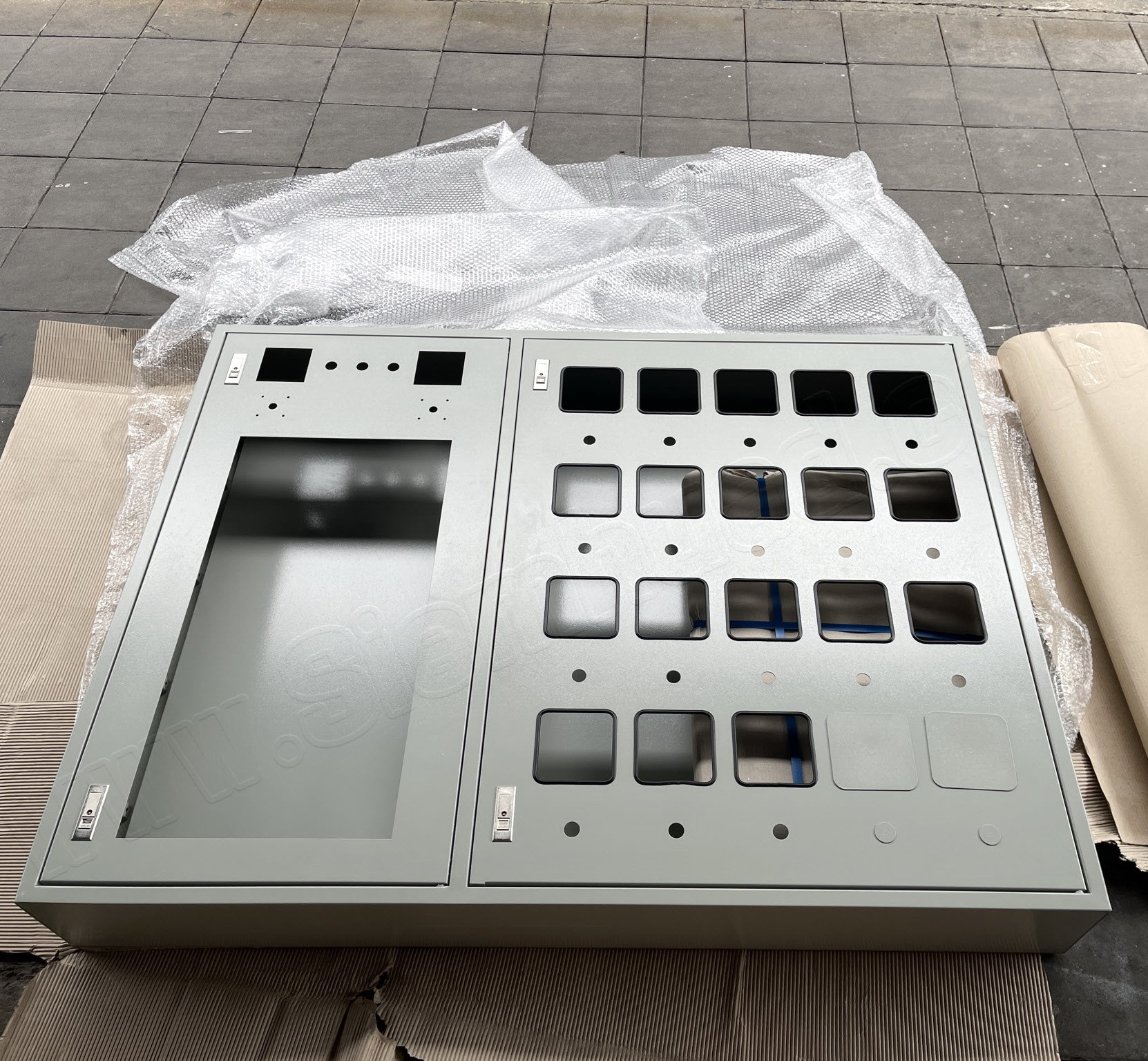 ตู้ฝาเทิน 3 ตอน + โหลดเซ็นเตอร์ และ มิเตอร์รวม 20ช่อง / MAIN DISTRIBUTION BOARD (KJL), LOAD CABINET (KJL), LOAD CENTER MAIN LUG MAIN BREAKER ขนาด 150x10x20cm