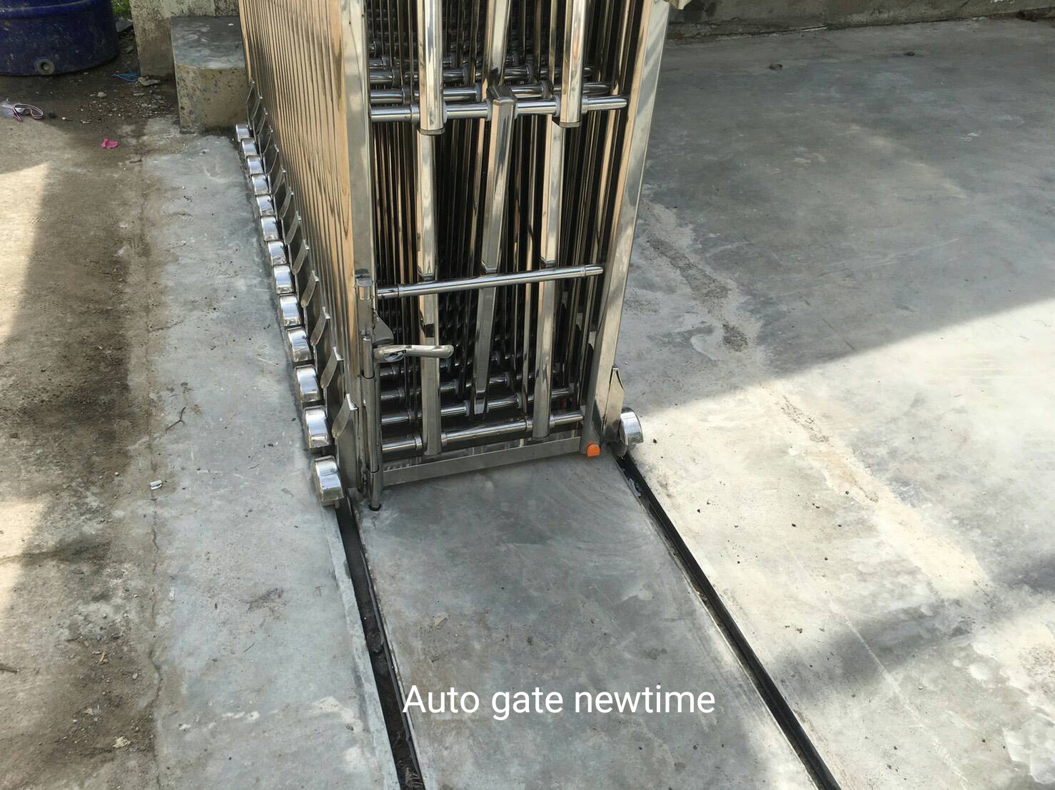 ประตูเลื่อนพับ FOLDING GATE ประตูเลื่อนพับสแตนเลส ประตูรั้วยืดพับ