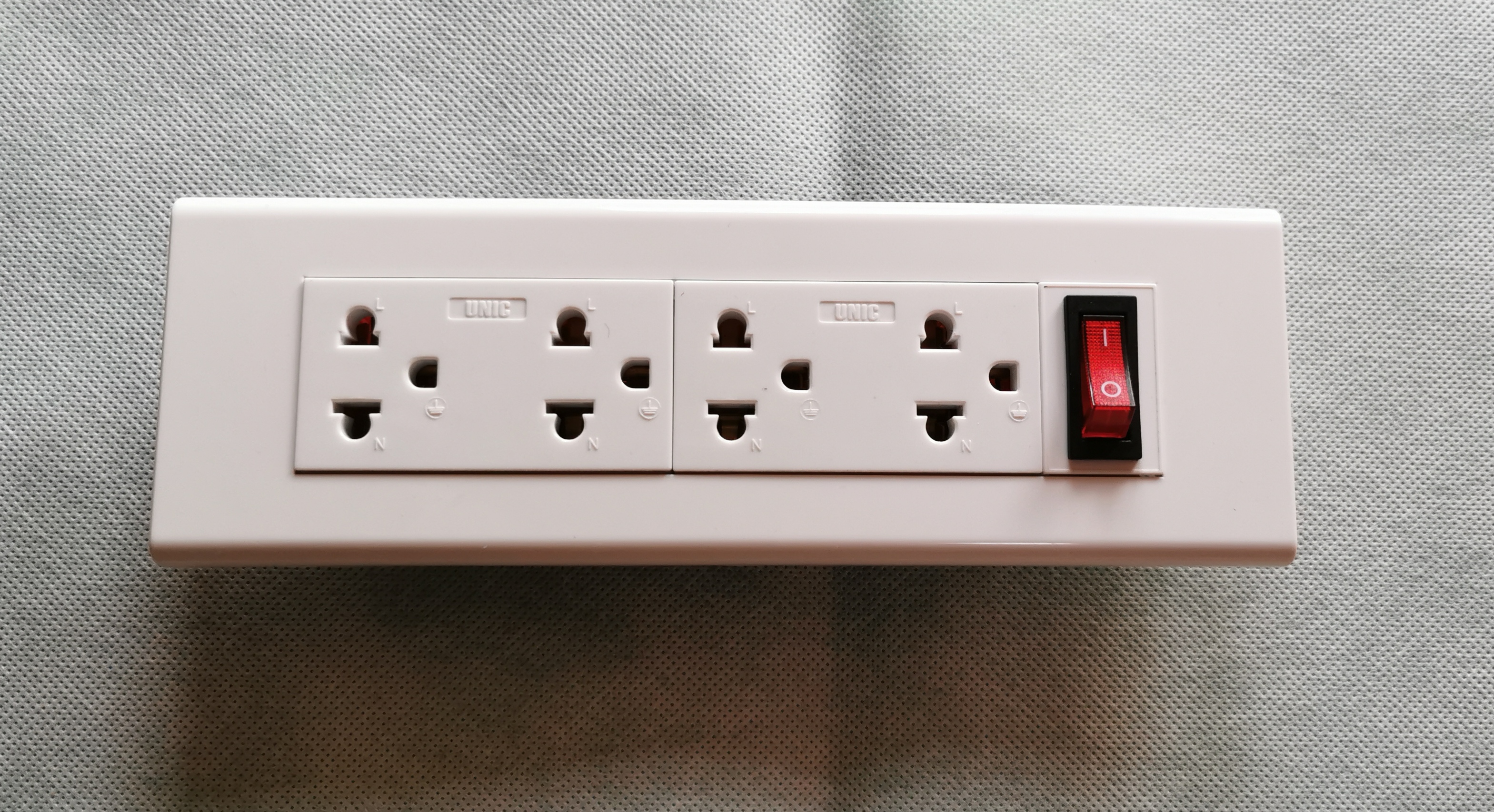 จัดเซตอุปกรณ์ปลั๊กพ่วงDIY 15A 250Vac สวิตช์มีไฟ+เต้ารับ4ช่อง (ไม่มีเบรกเกอร์)