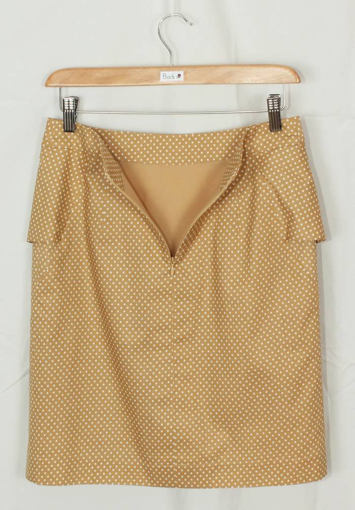 SK-196 กระโปรงแฟชั่น&ทำงาน ทรงสอบ ผ้าคอตต้อนญี่ปุ่นสีน้ำตาลคาลาเมล ด้านหน้ากระโปรงจับจีบระบาย