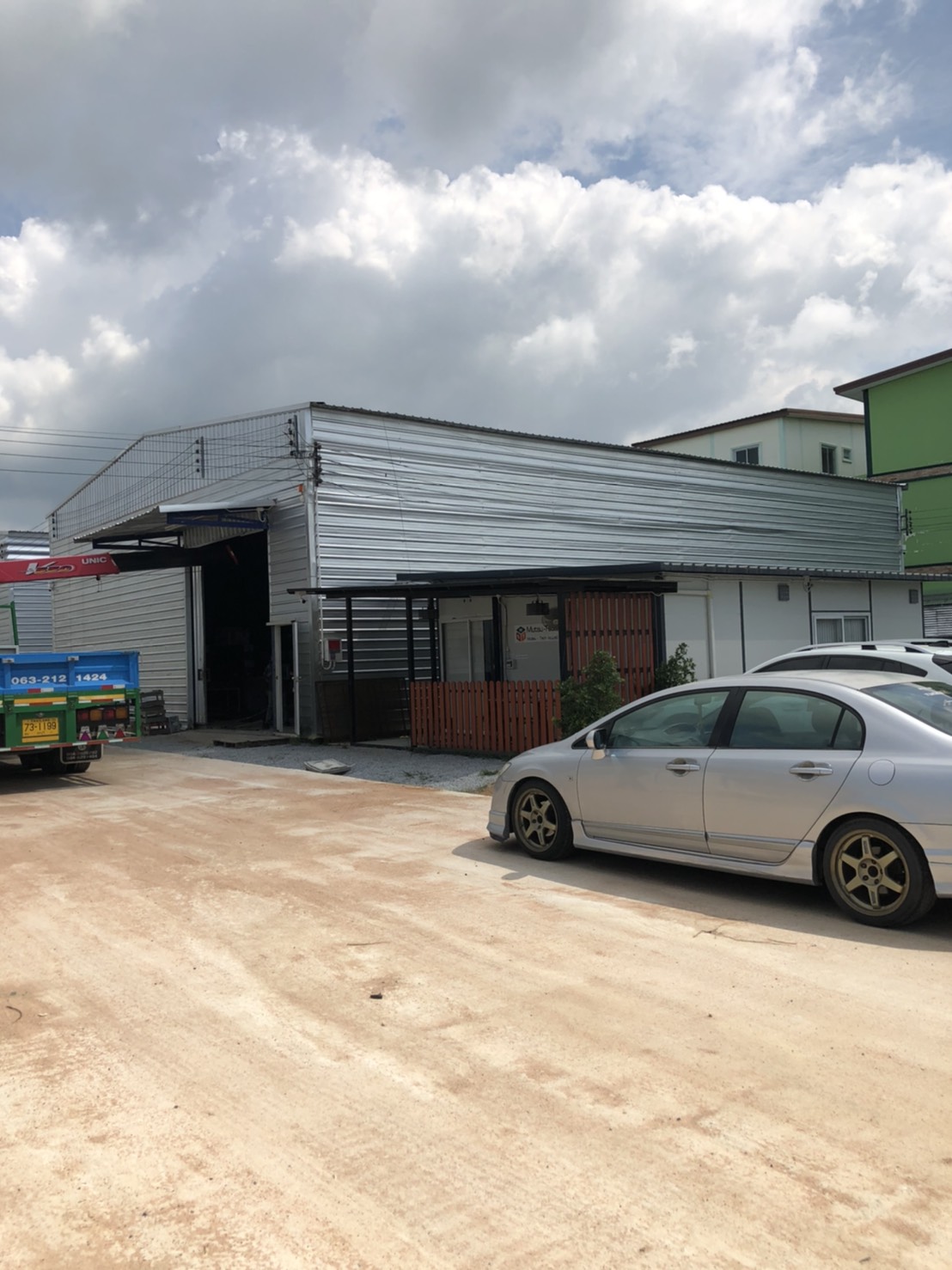 โกดังให้เช่า ติดนิคมปิ่นทอง2และ3ชลบุรี