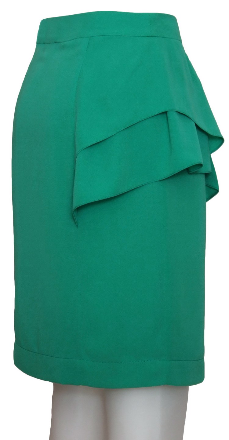 SK-084 กระโปรงทรงสอบ ผ้าคริสตัลสีเขียวมิ้นท์สีเขียวมิ้นท์ ด้านหน้า-ด้านข้างกระโปรงแต่งระบายไล่ระดับ