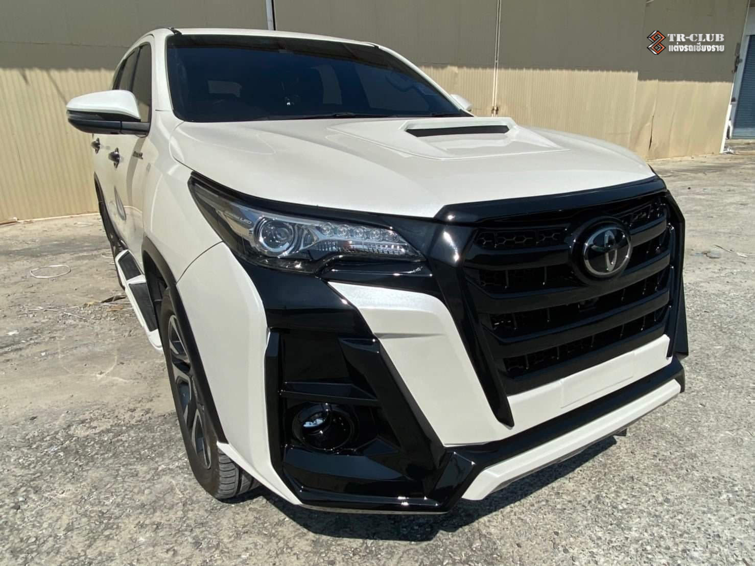 ชุดแต่งแปลงหน้า TAKAI FORTUNER ปี 2015