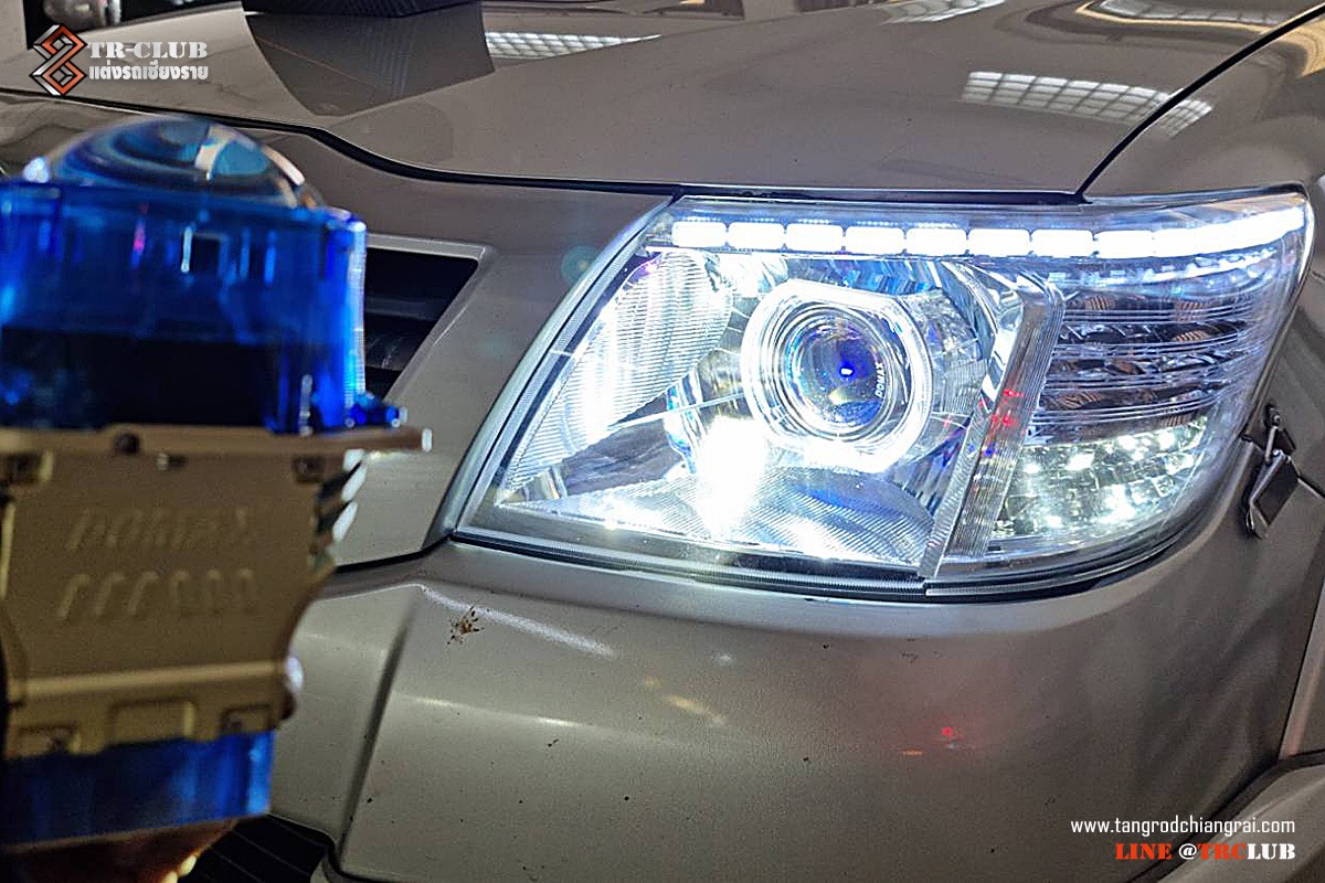 ไฟหน้าโปรเจคเตอร์ LED รุ่น DOMAX X LED PRO AOZOOM