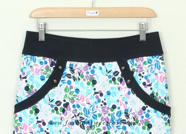 SK-300 กระโปรงแฟชั่น&ทำงาน ทรงสอบ ผ้าคอตต้อนญี่ปุ่นผสมเนื้อสเปนเด็กส์ พิมพ์ลายดอกไม้โทนฟ้า