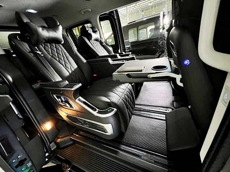 Hyundai Staria 2022 ติดเบาะ vip บันไดไฟฟ้า เบาะคนขับไฟฟ้า คอนโซลวางแขนมีตู้เย็น