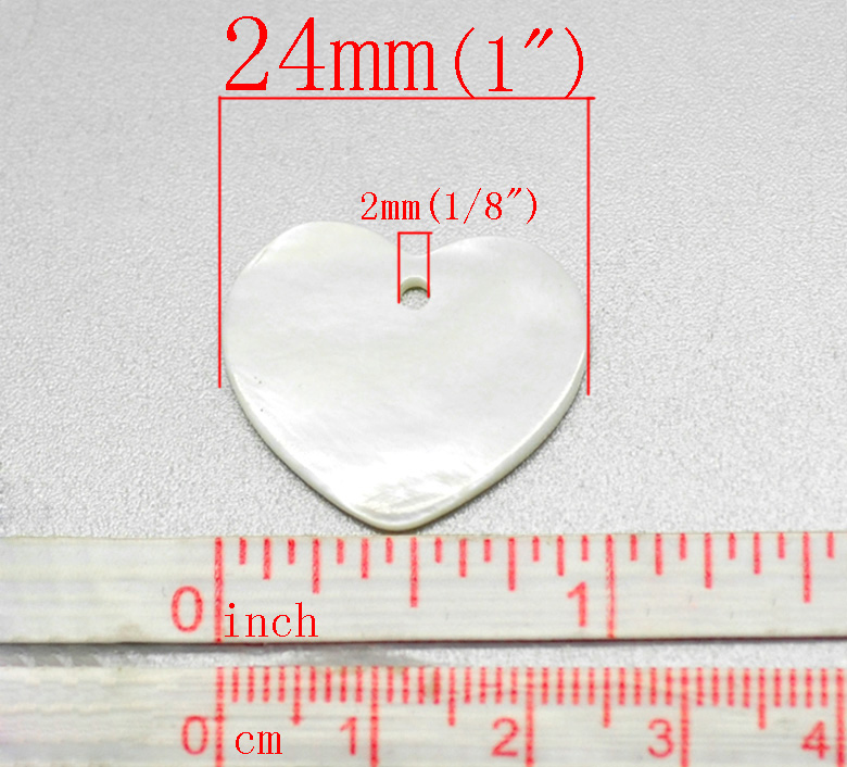 ตัวห้อยรูปหัวใจทำจากเปลือกหอย ขนาด 24x20mm แพ็ค 3 ชิ้น