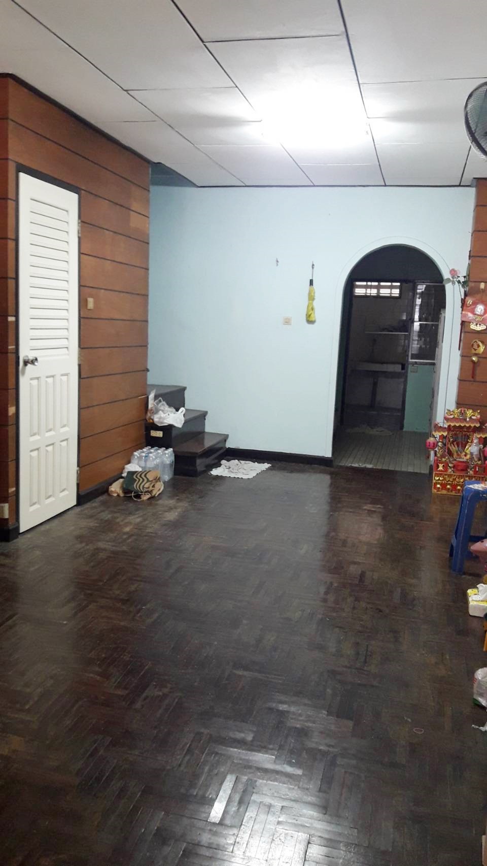 🏡 ขายทาวน์เฮ้าส์ 2 ชั้น หมู่บ้านเสนาวิลล่า 84 แฮปปี้แลนด์ สาย 1 แยก 3 📍 ทำเลดี ติดถนนเมน ใกล้เดอะมอลล์บางกะปิ & MRT บางกะปิ - 00058