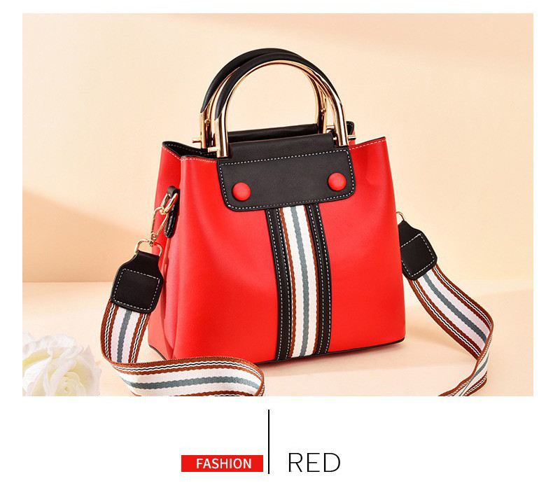 BAG-001 กระเป๋าถือแฟชั่นพร้อมสายสะพายสำหรับคุณผู้หญิง สีขาวออฟไวท์