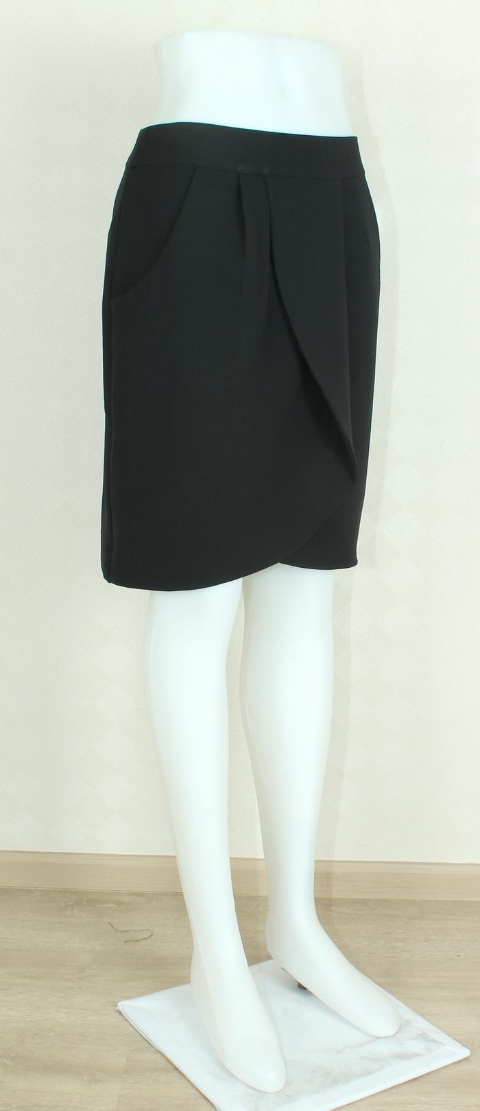 SK-269 กระโปรงทรงเอ ผ้าญี่ปุ่น BM สีดำ เป็นกระโปรงป้าย มีกระเป๋าล้วง 2 ข้าง