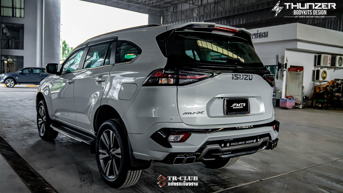 ชุดแต่งสเกิร์ตรอบคัน THUNZER สำหรับ Mu-X 2021