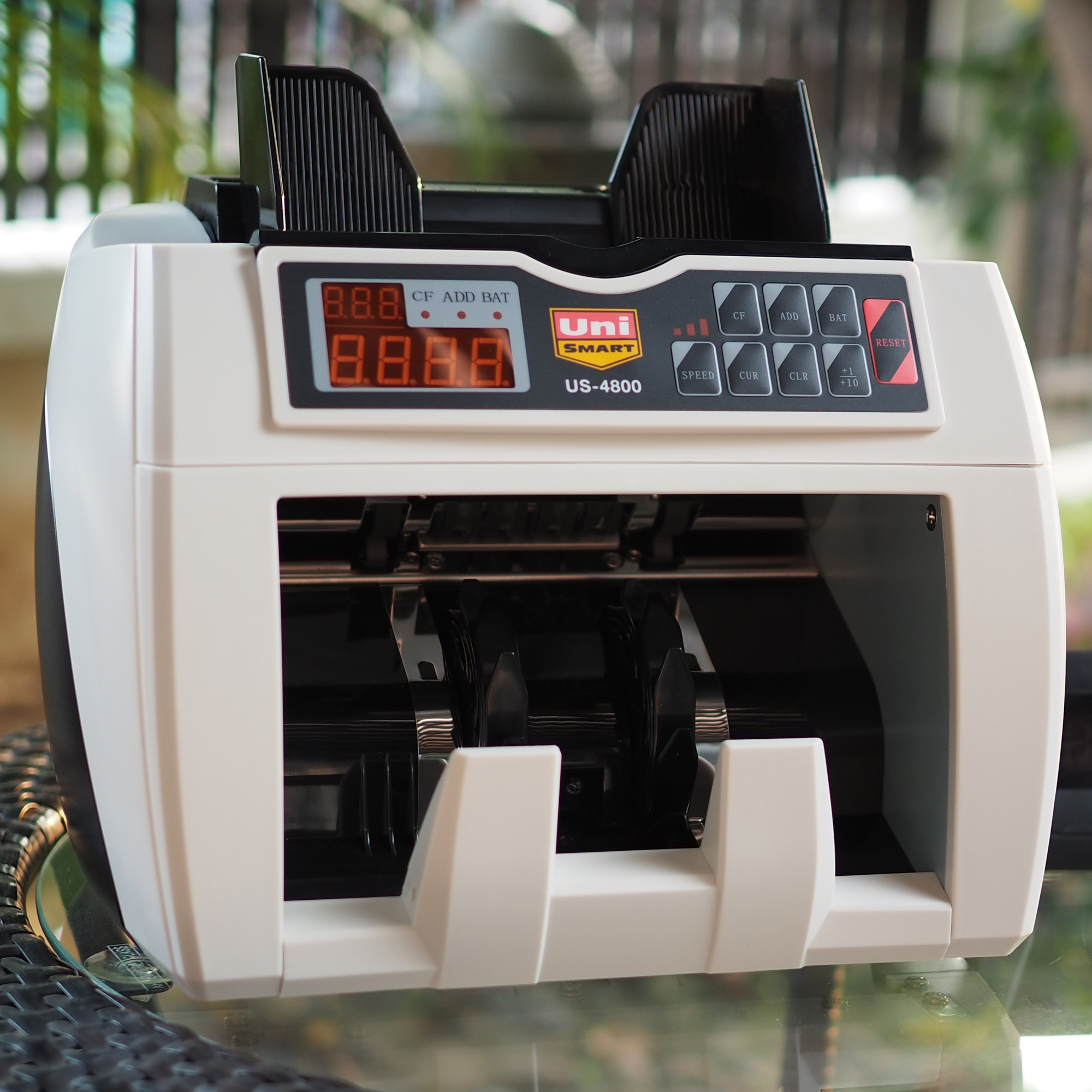 Uni-SMART เครื่องนับธนบัตร เครื่องนับเงิน เครื่องนับแบงค์ ตรวจธนบัตรปลอม US-4800