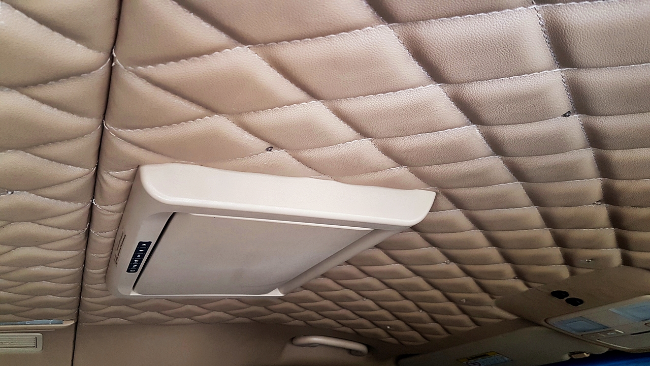 HYUNDAI H-1 DELUXE [ เบาะ vip + ท้าย 60:40 + กุหลังคา + พรม ] - ฮว 8962