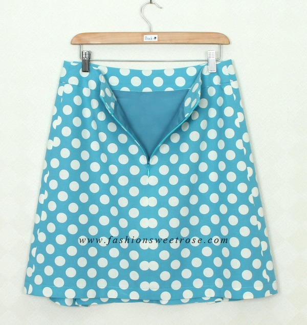 SK-317 กระโปรงแฟชั่น&ทำงาน ทรงบาน ผ้าคอตต้อนลินินญี่ปุ่นพิมพ์ลาย Polka Dot พื้นฟ้าจุดขาว