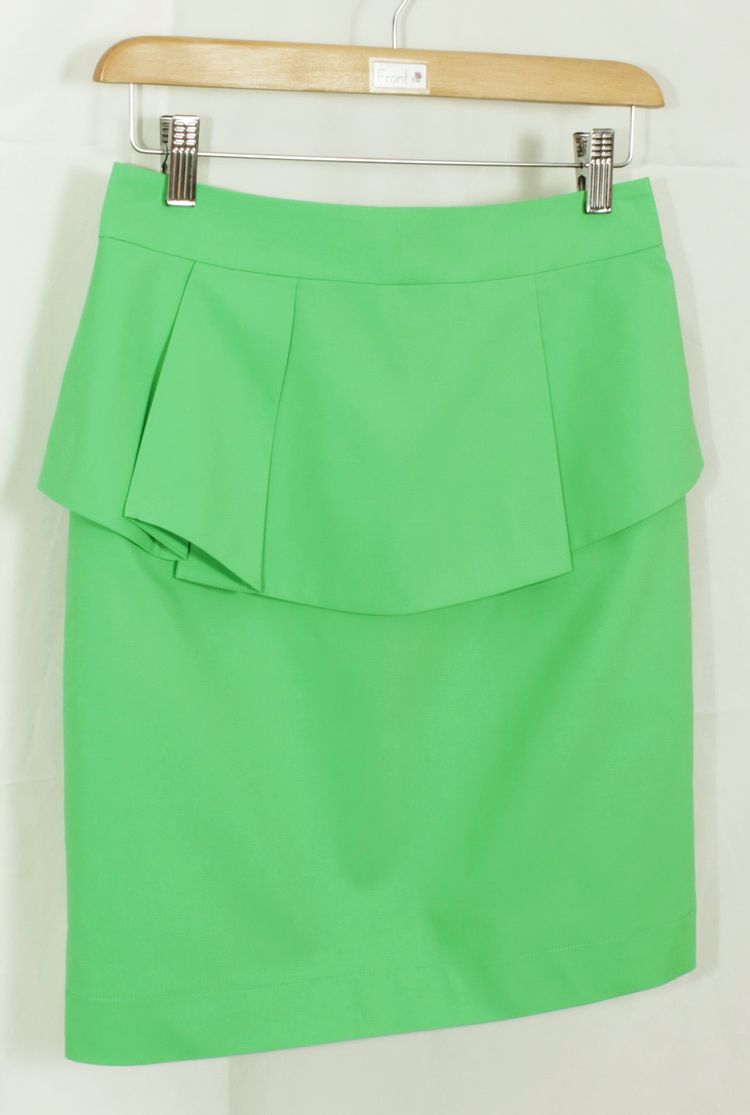 SK-069 กระโปรงทรงสอบ ผ้าคอตต้อนญี่ปุ่นสีเขียวมะนาว ด้านหน้ากระโปรงจับจีบระบาย