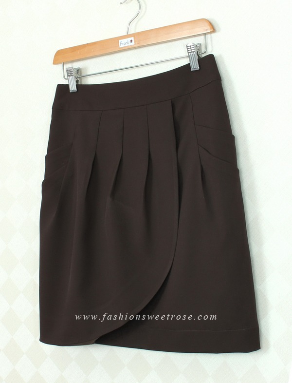 SK-364 กระโปรงทรงสอบ ผ้าไหมอิตาลีสีน้ำตาลเข้ม ด้านหน้ากระโปรงจับจีบทวิช