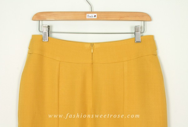 กระโปรงทรงสอบ ผ้า Double Twist สีเหลืองทอง / SK-458