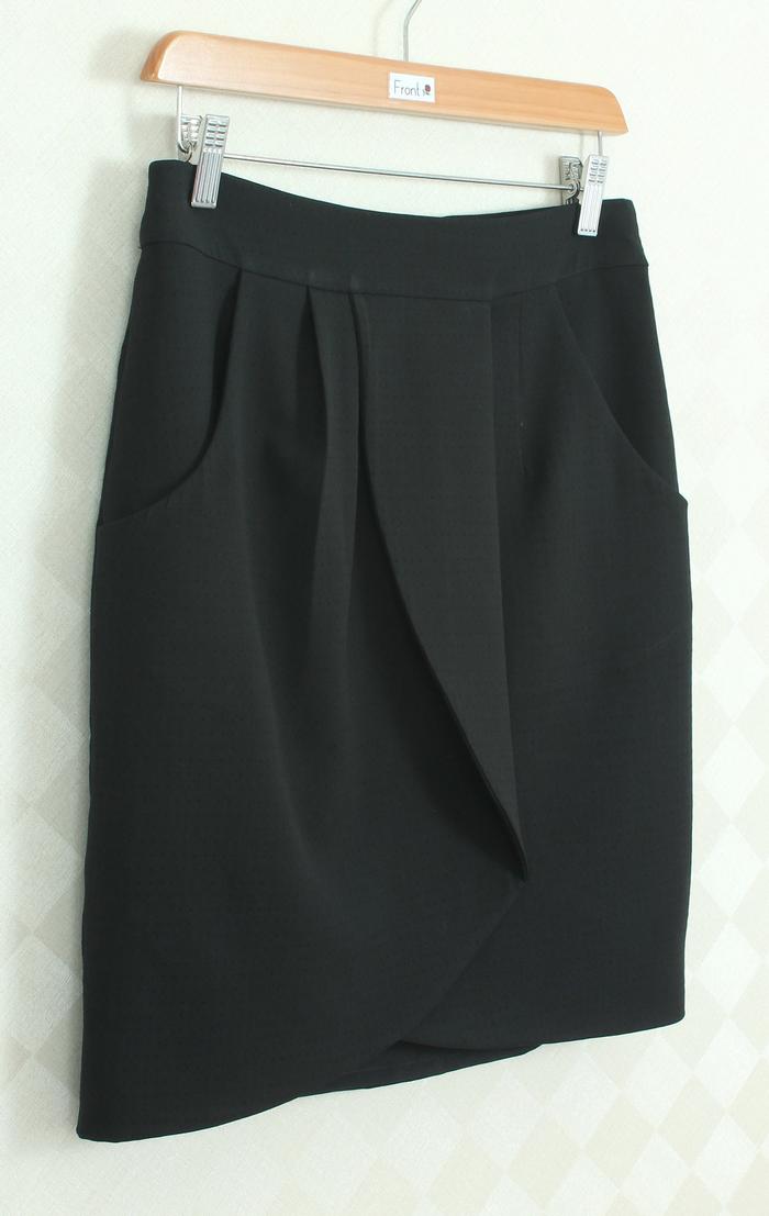 SK-269 กระโปรงทรงเอ ผ้าญี่ปุ่น BM สีดำ เป็นกระโปรงป้าย มีกระเป๋าล้วง 2 ข้าง