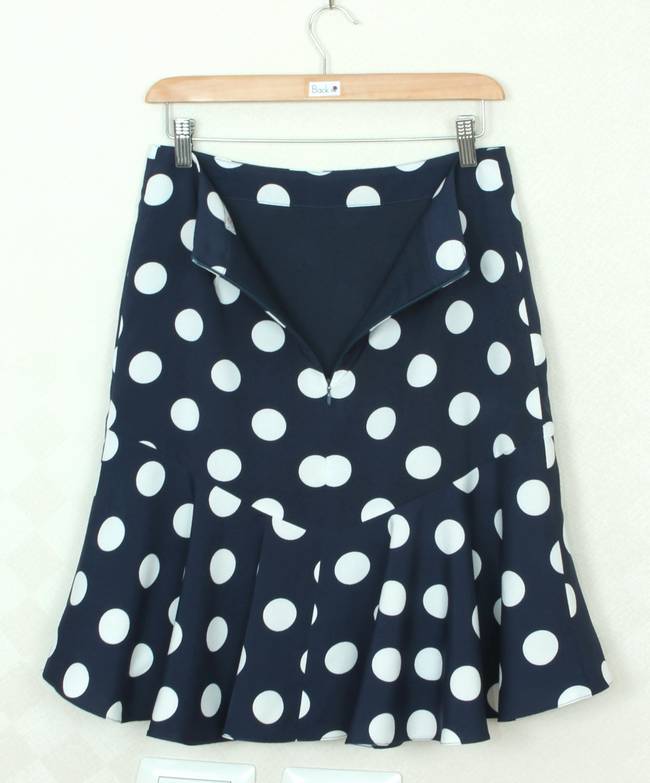 SK-285 กระโปรงแฟชั่น&ทำงาน ทรงย้วย ผ้าไหมอิตาลีพิมพ์ลาย Polka Dot วงกลมขาว พื้นน้ำเงิน